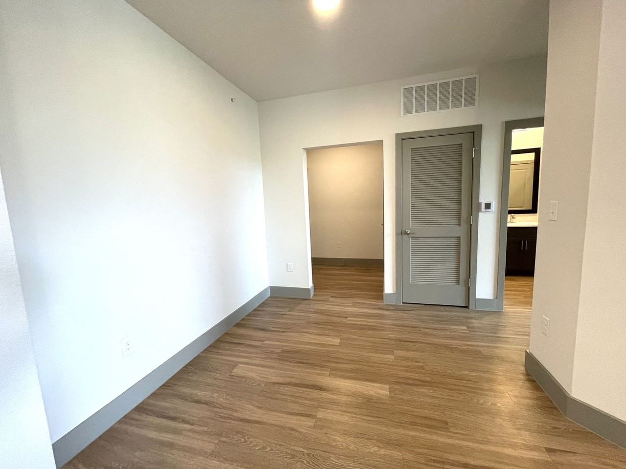 705 704 East Olympic Drive #3134 - Photo 5 of 8