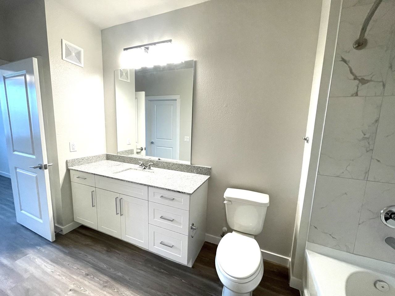 11925 Ring Dr #313 - Photo 6 of 8