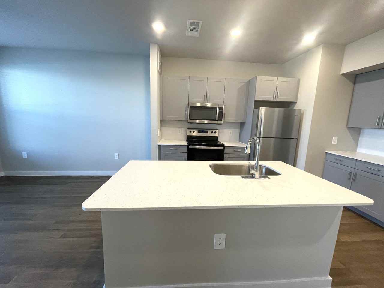 3845 Frontier Pkwy #3301 - Photo 5 of 8