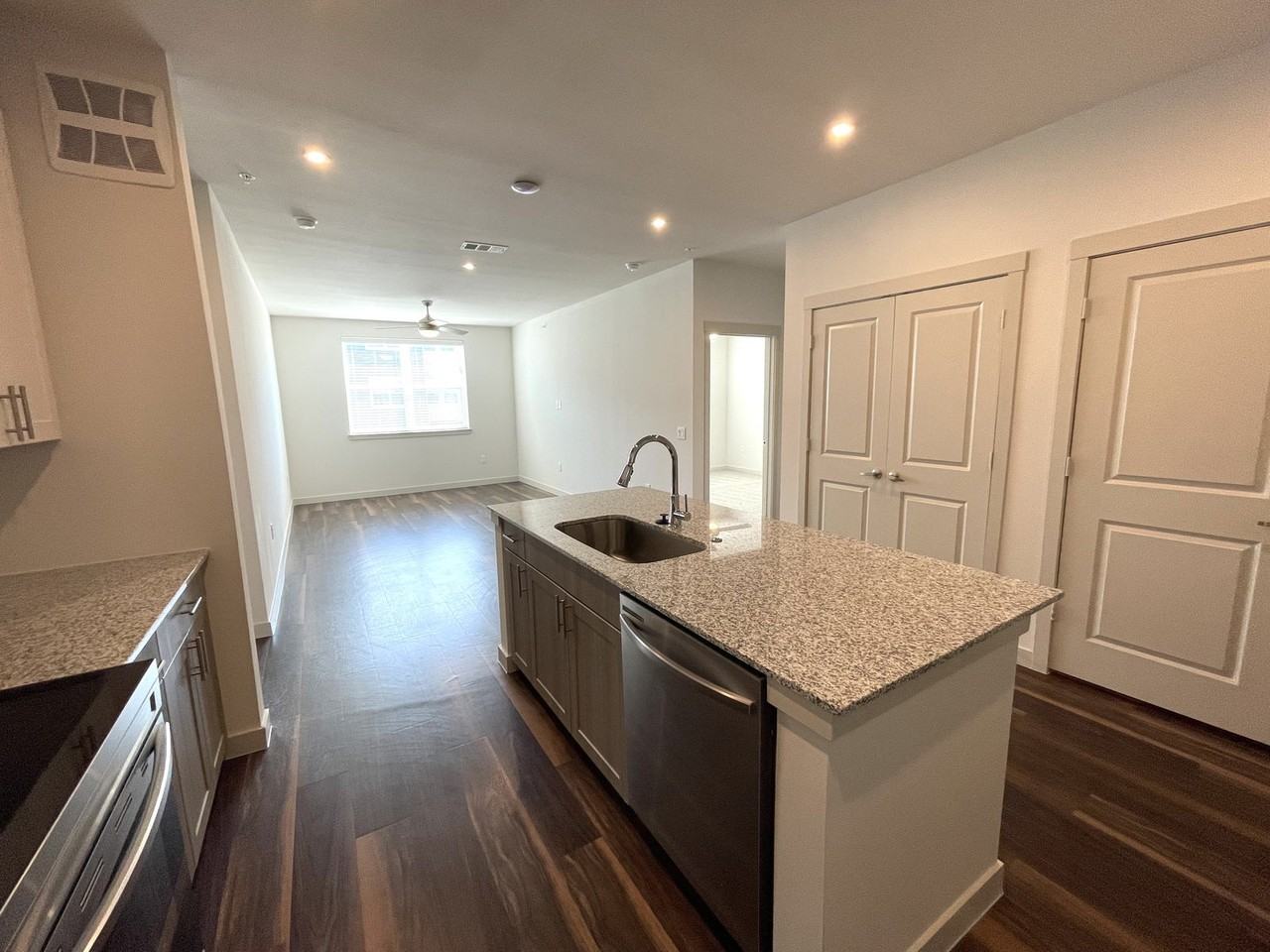 4400 Prairie Xing #3212 - Photo 4 of 8