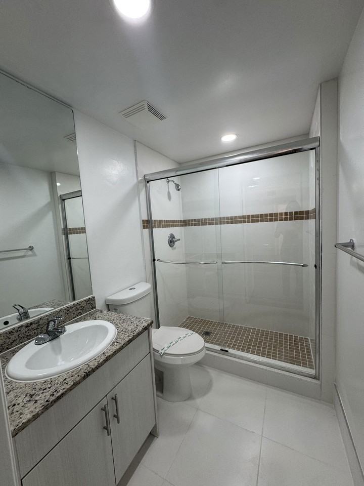 17000 N Bay Rd #703 - Photo 5 of 8