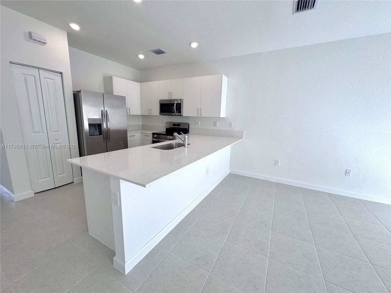 17854 Sw 358th St - Photo 3 of 8