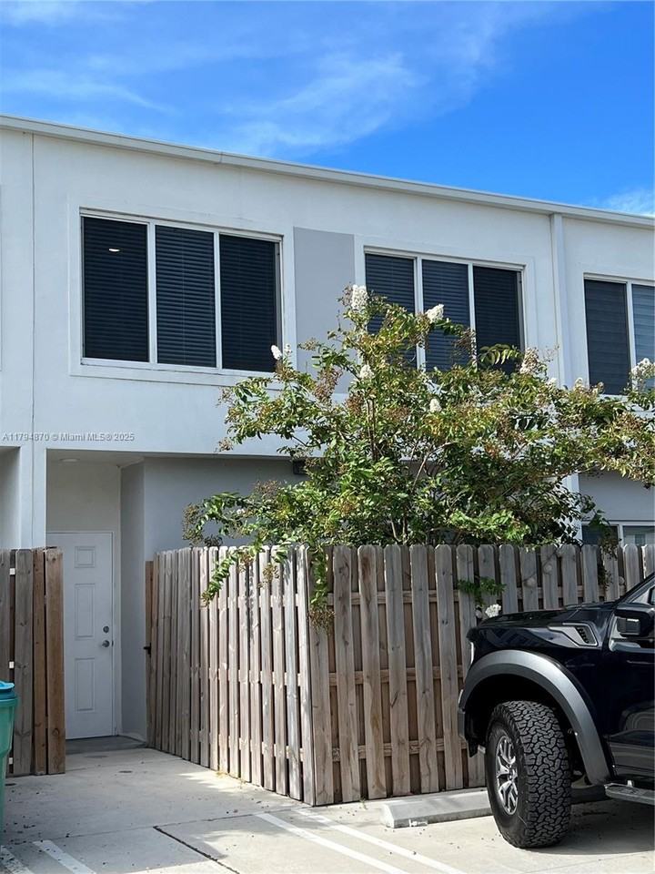 13944 Sw 259th Way - Photo 3 of 8