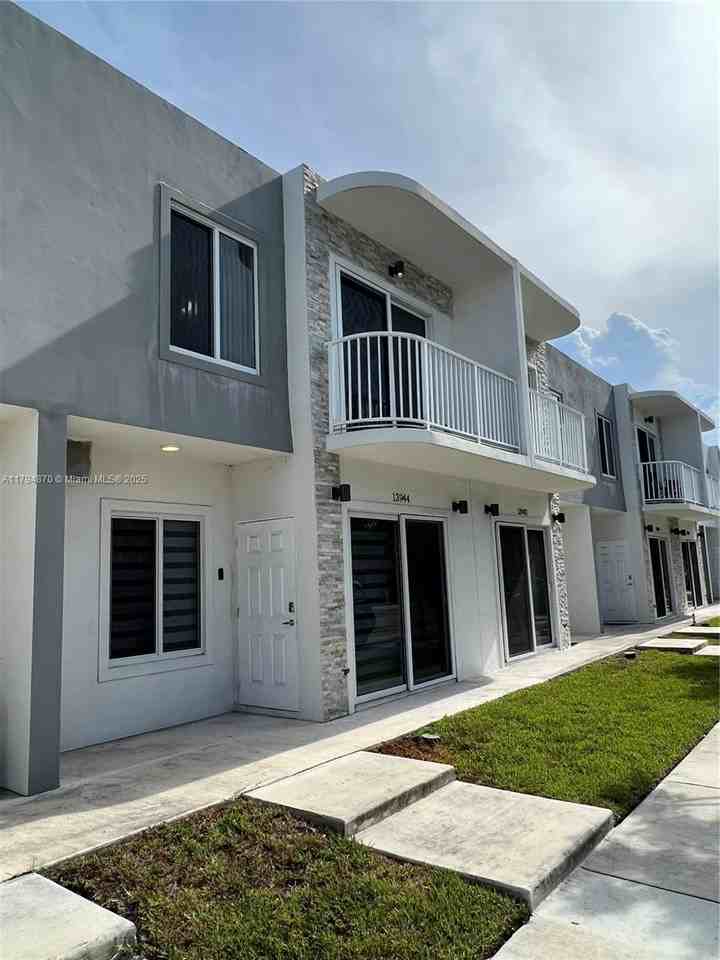 13944 Sw 259th Way - Photo 4 of 8