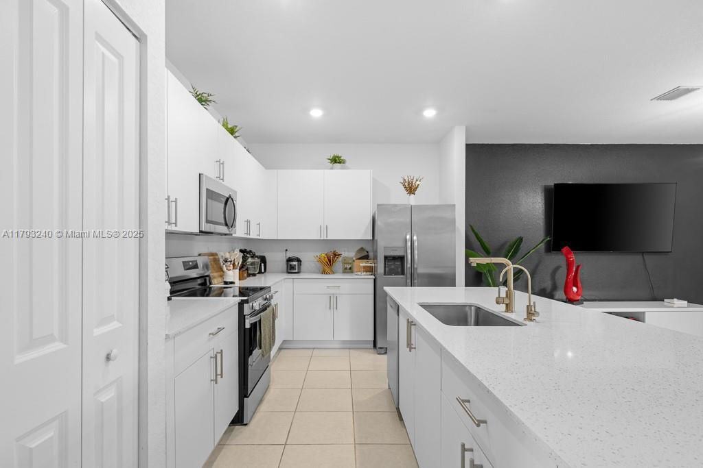 12846 Southwest 243rd Street - Photo 7 of 8