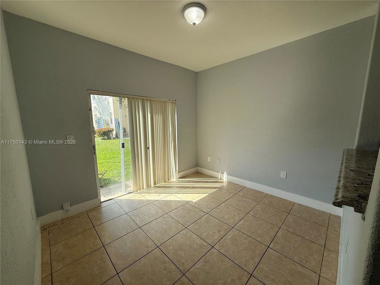 1568 Se 26th St - Photo 5 of 8