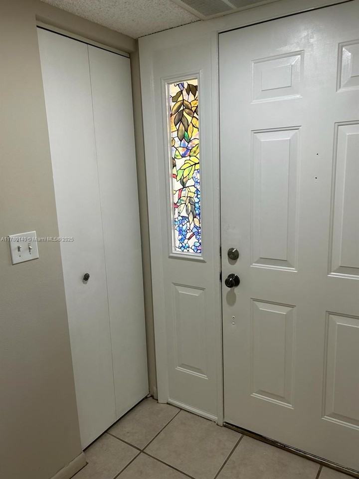 2277 Se 27th Dr - Photo 2 of 8