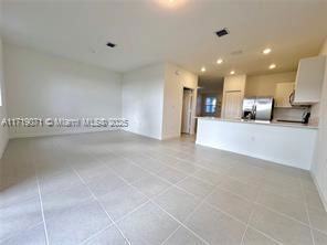 2490 Southeast 29th Street - Photo 2 of 8