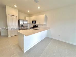 2490 Southeast 29th Street - Photo 3 of 8