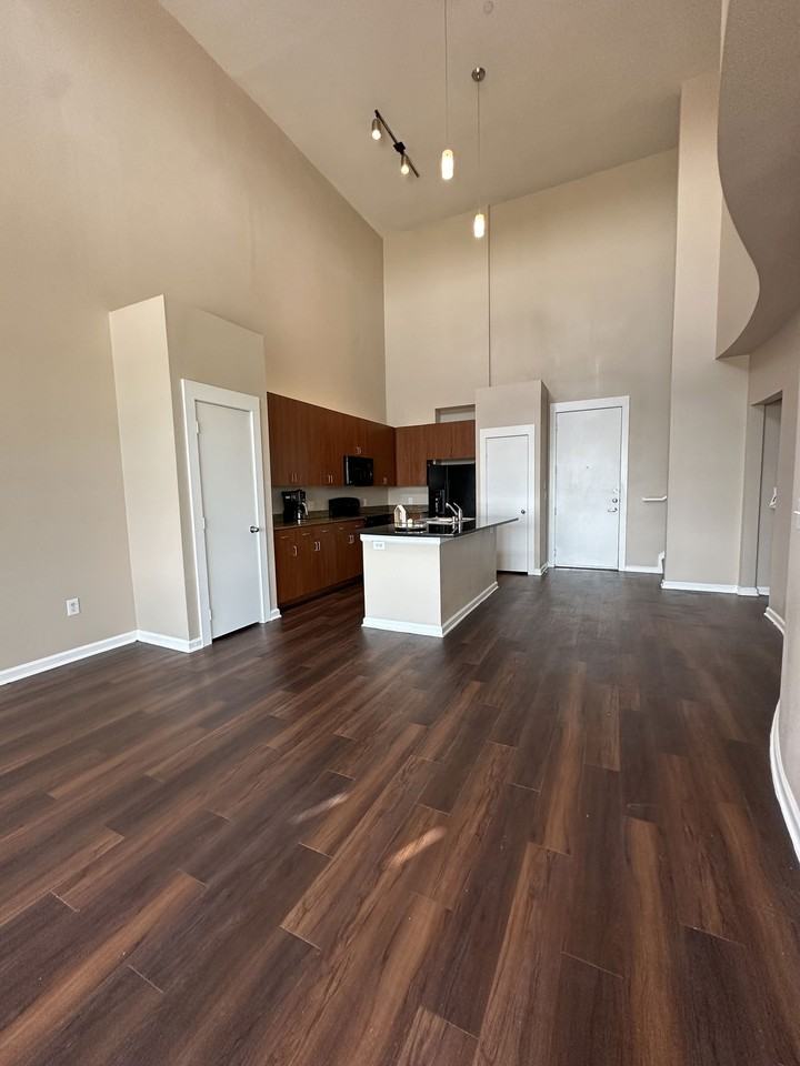 Town Center Ln #2406 - Photo 2 of 8