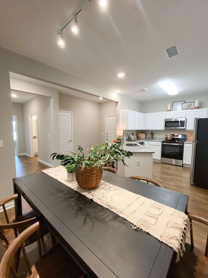 11429 11429 Oak Landing Drive #0733 - Photo 3 of 8