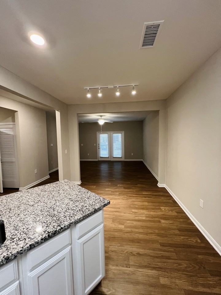 Oakland Bend Dr #1101 - Photo 3 of 8