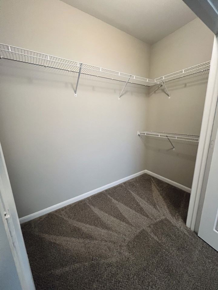 11414 11414 Grand Landing Circle #1021 - Photo 5 of 8