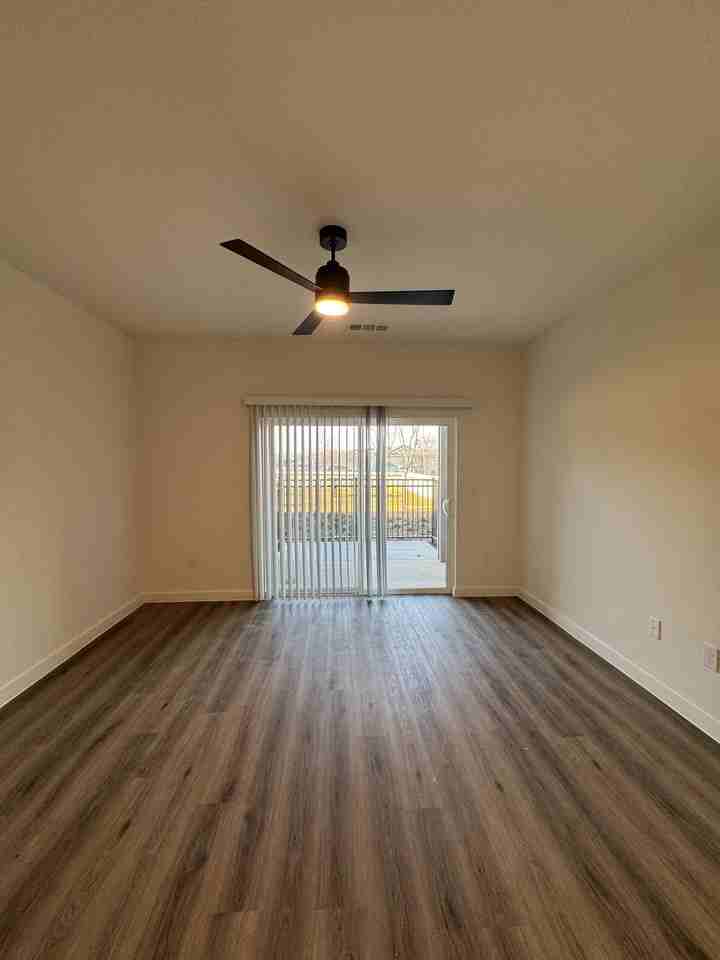 751 N Saginaw Blvd #2102 - Photo 4 of 8