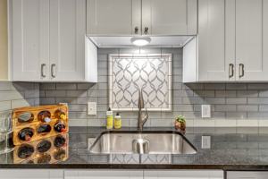 featured image of 525 Jones Ave