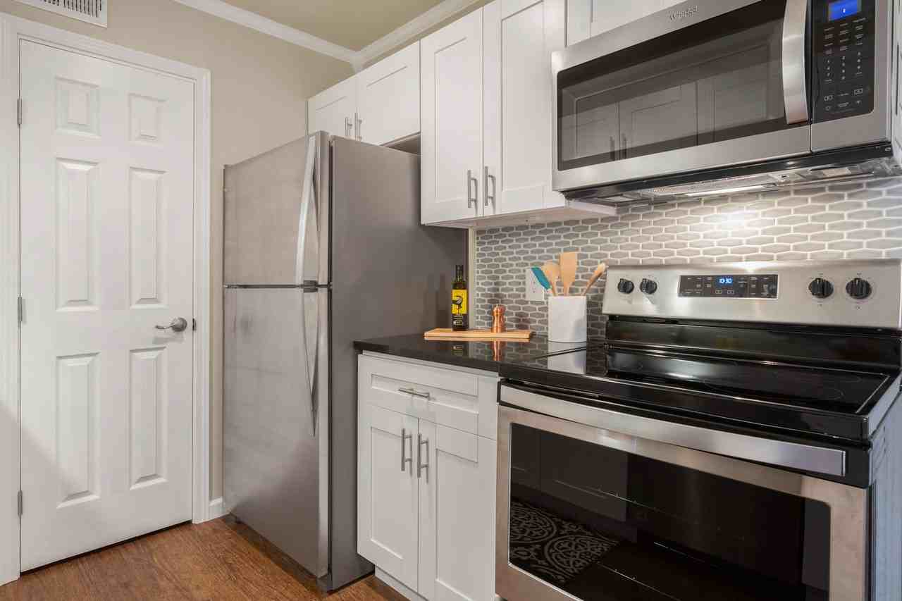 525 Jones Ave - Photo 4 of 8