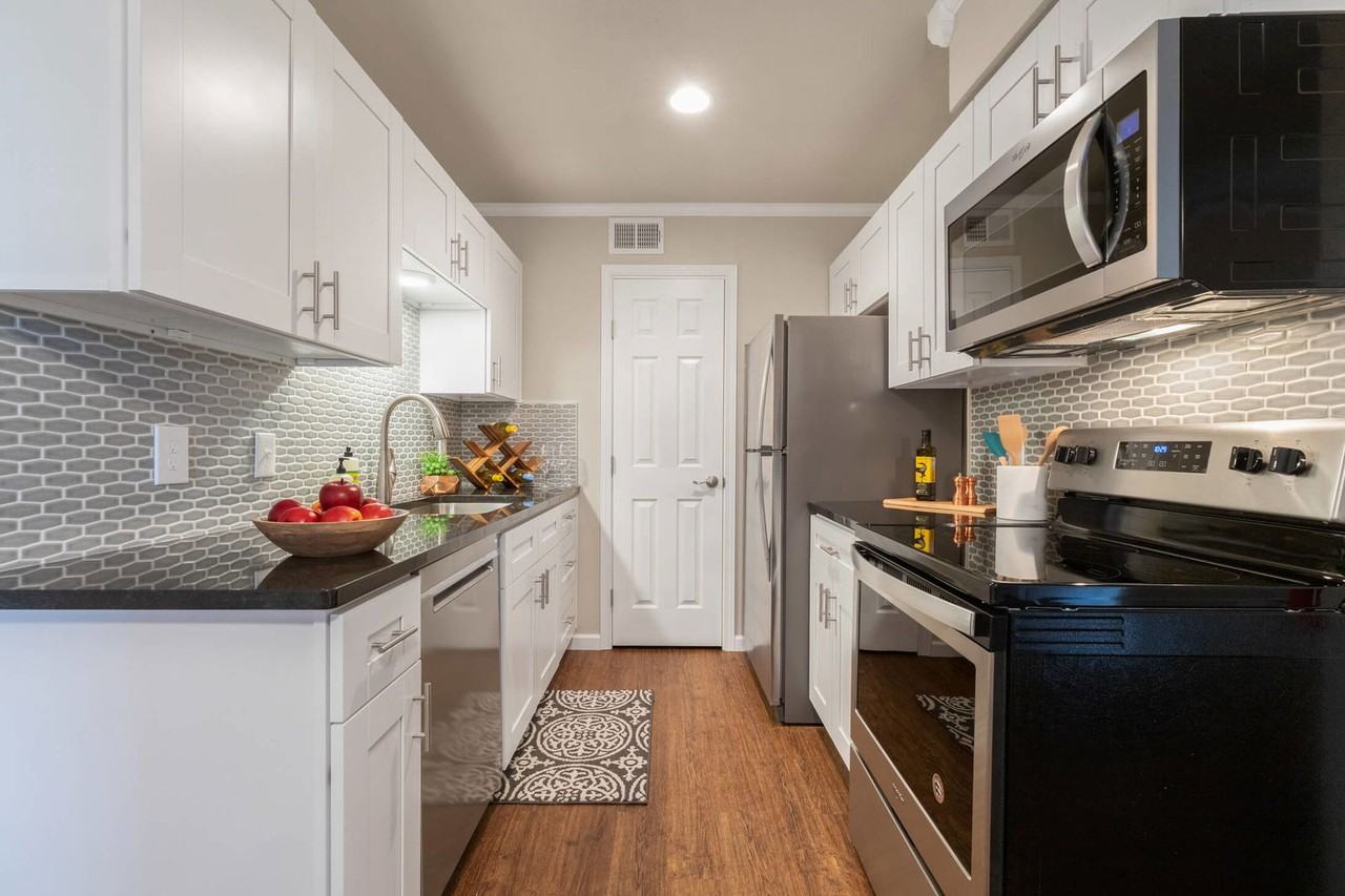 525 Jones Ave - Photo 6 of 8