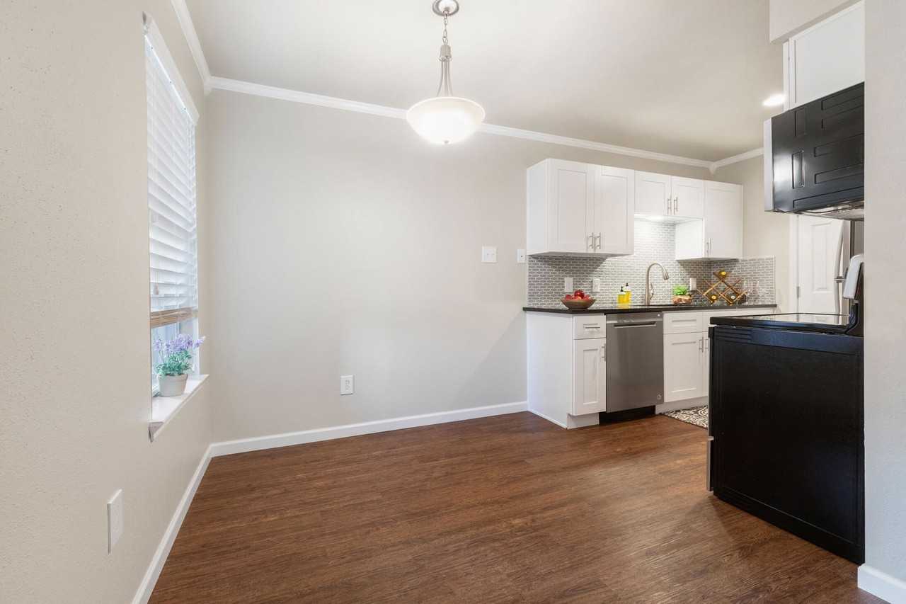 525 Jones Ave - Photo 7 of 8