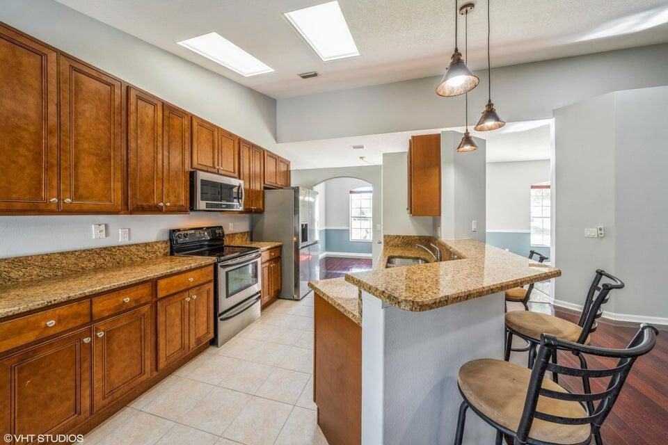 5493 Northwest Evanston Avenue - Photo 3 of 8