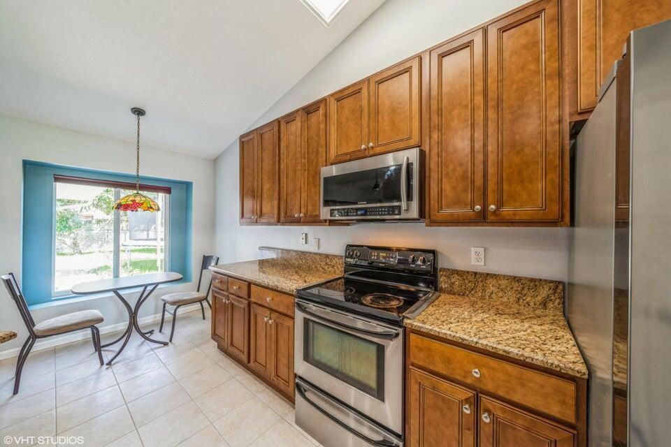 5493 Northwest Evanston Avenue - Photo 4 of 8