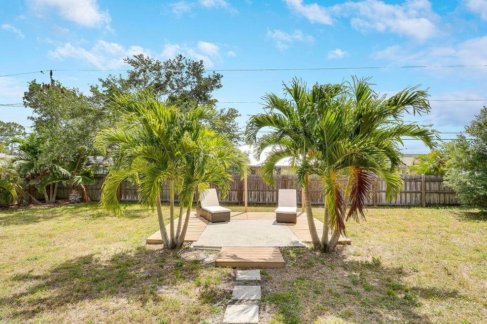 765 Nw Bristol St - Photo 2 of 8