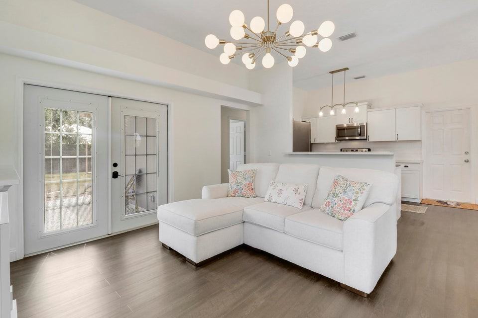 765 Nw Bristol St - Photo 3 of 8