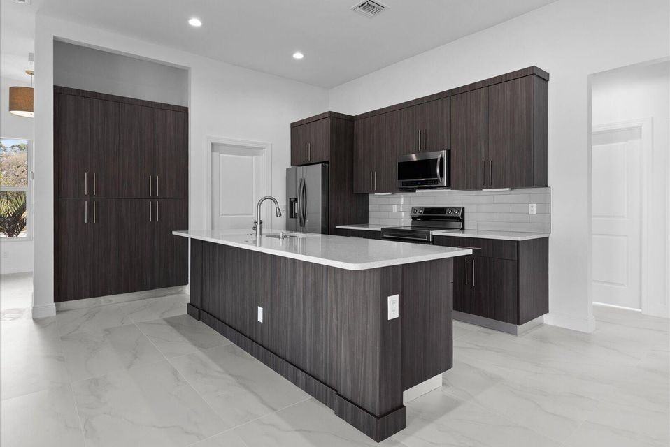 1722 Sw California Blvd - Photo 7 of 8