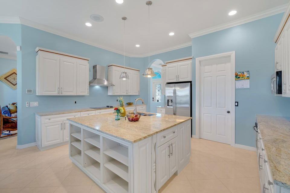 2650 Sw Calder St - Photo 2 of 8