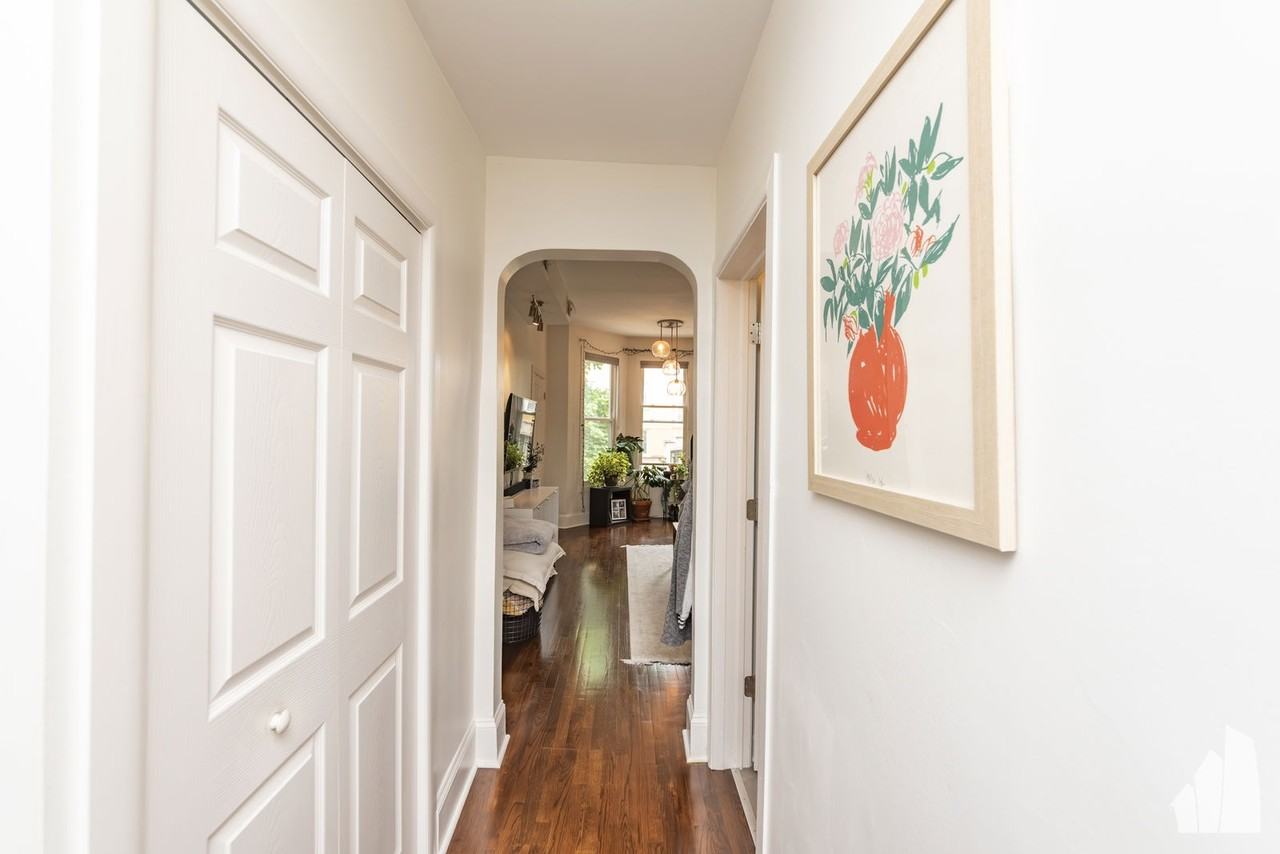 2251 W Melrose St #1 - Photo 5 of 8