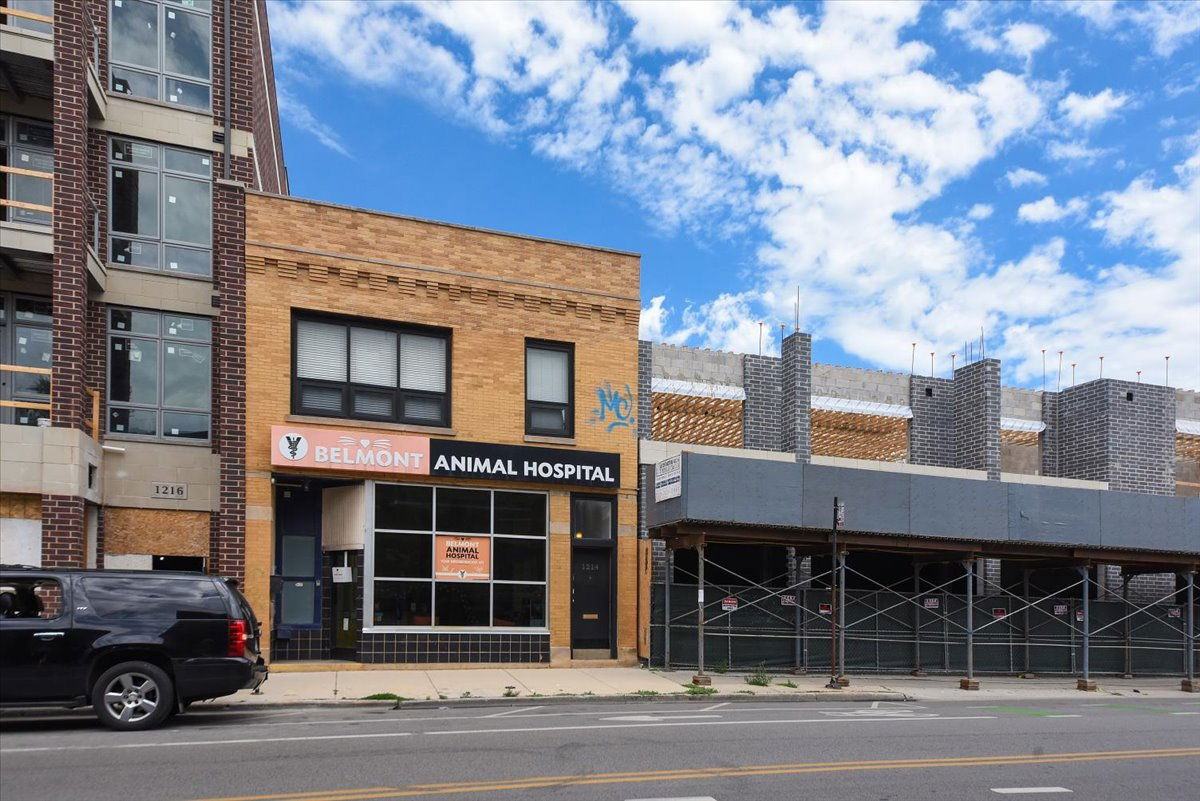 1214 W Belmont Ave #2F - Photo 2 of 8