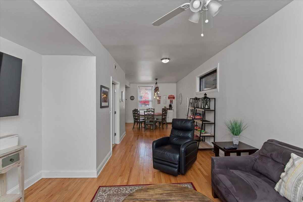 1214 W Belmont Ave #2F - Photo 5 of 8