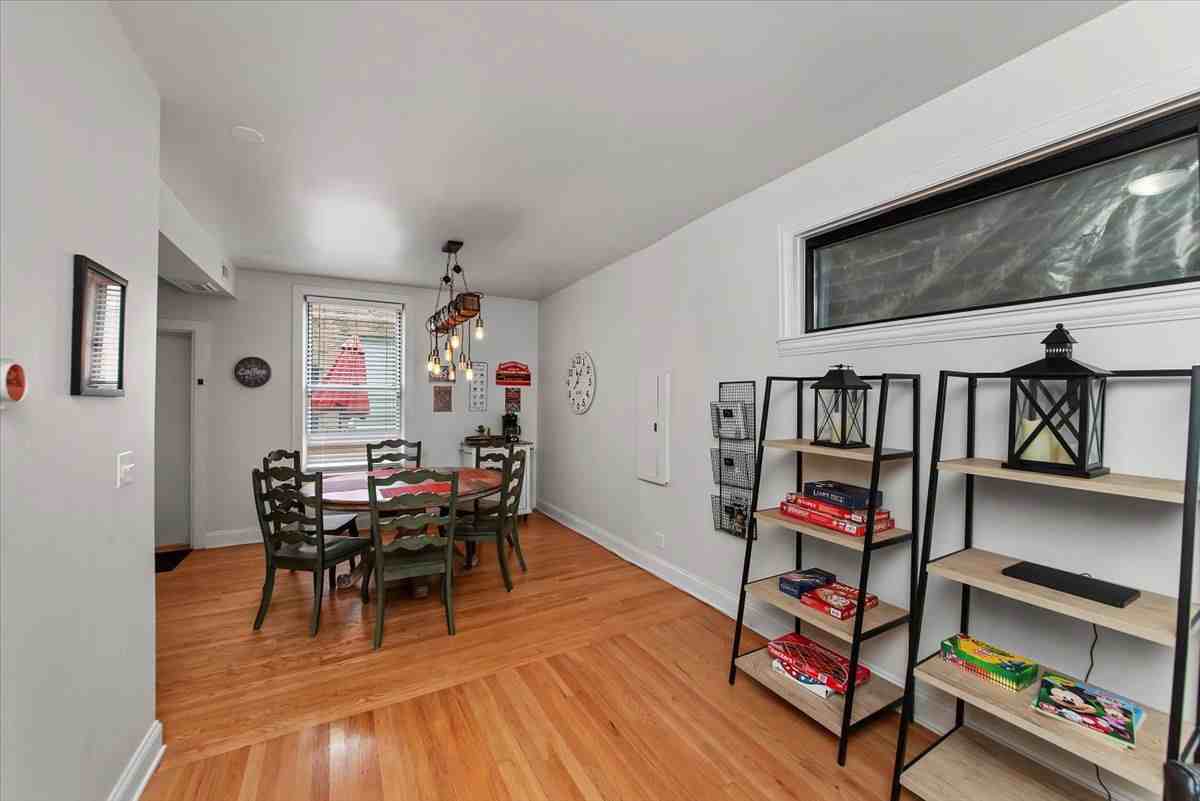 1214 W Belmont Ave #2F - Photo 6 of 8