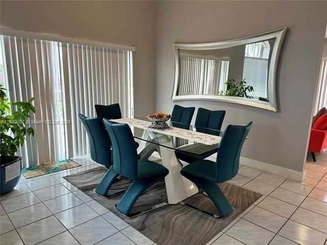 13108 Nw 10th Ln #13108 - Photo 3 of 8