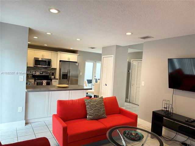 13108 Nw 10th Ln #13108 - Photo 5 of 8