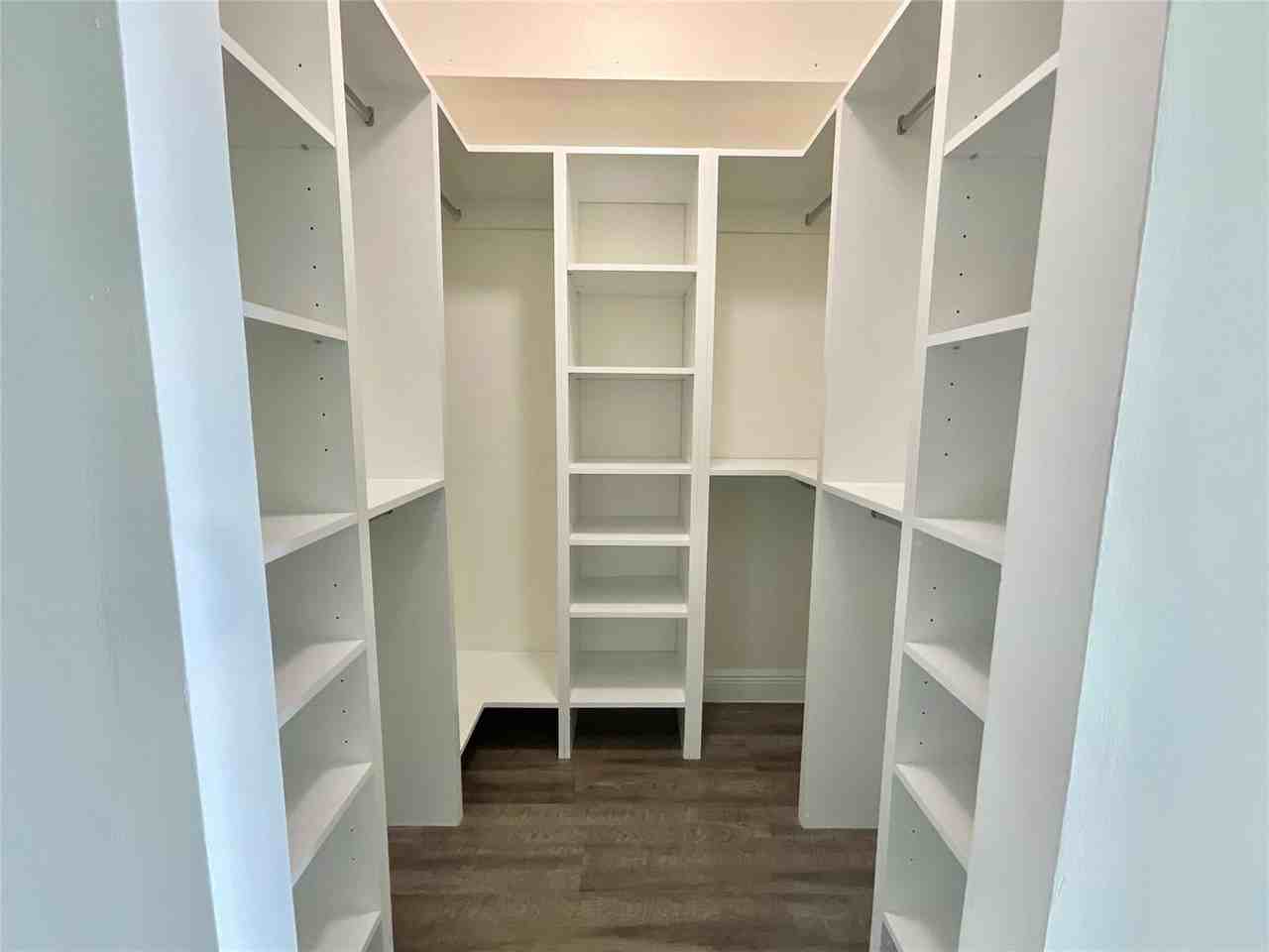 16800 N Bay Rd #607 - Photo 3 of 5