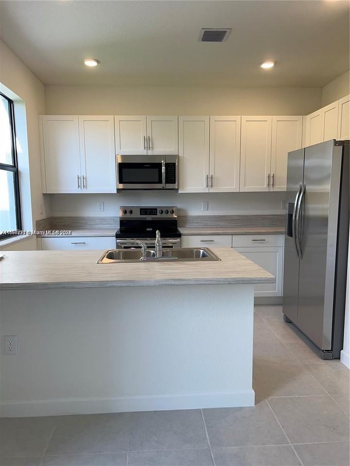 13412 Sw 287th Ter - Photo 2 of 8