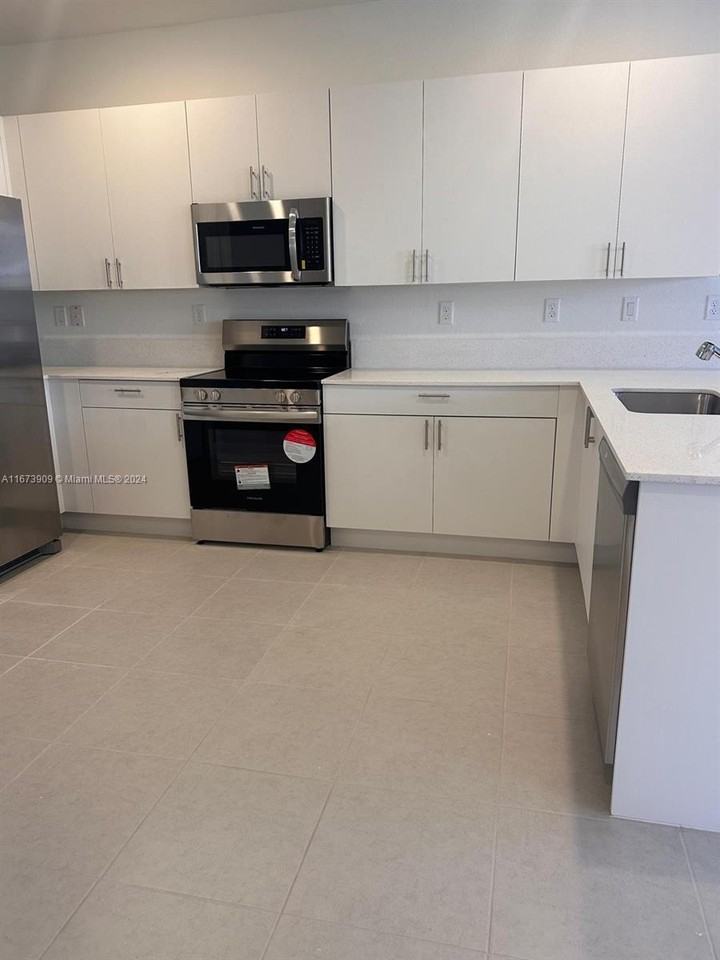 23022 Sw 130th Ave - Photo 5 of 8