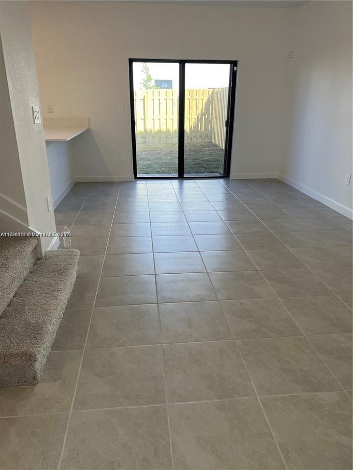 11787 Sw 247th Ter - Photo 2 of 8