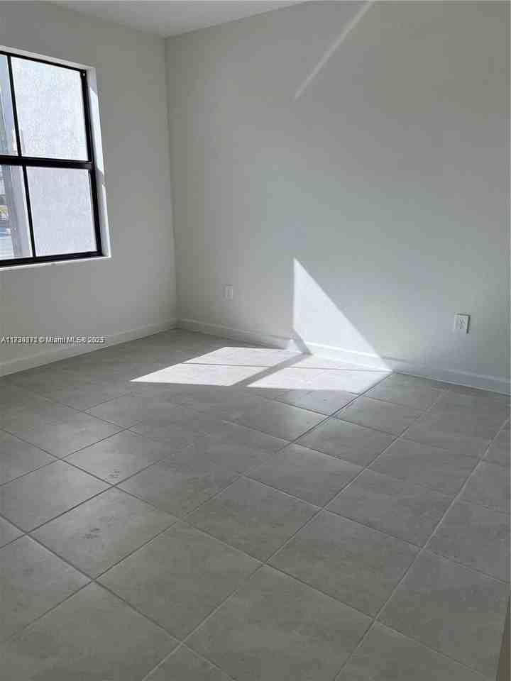 11787 Sw 247th Ter - Photo 6 of 8