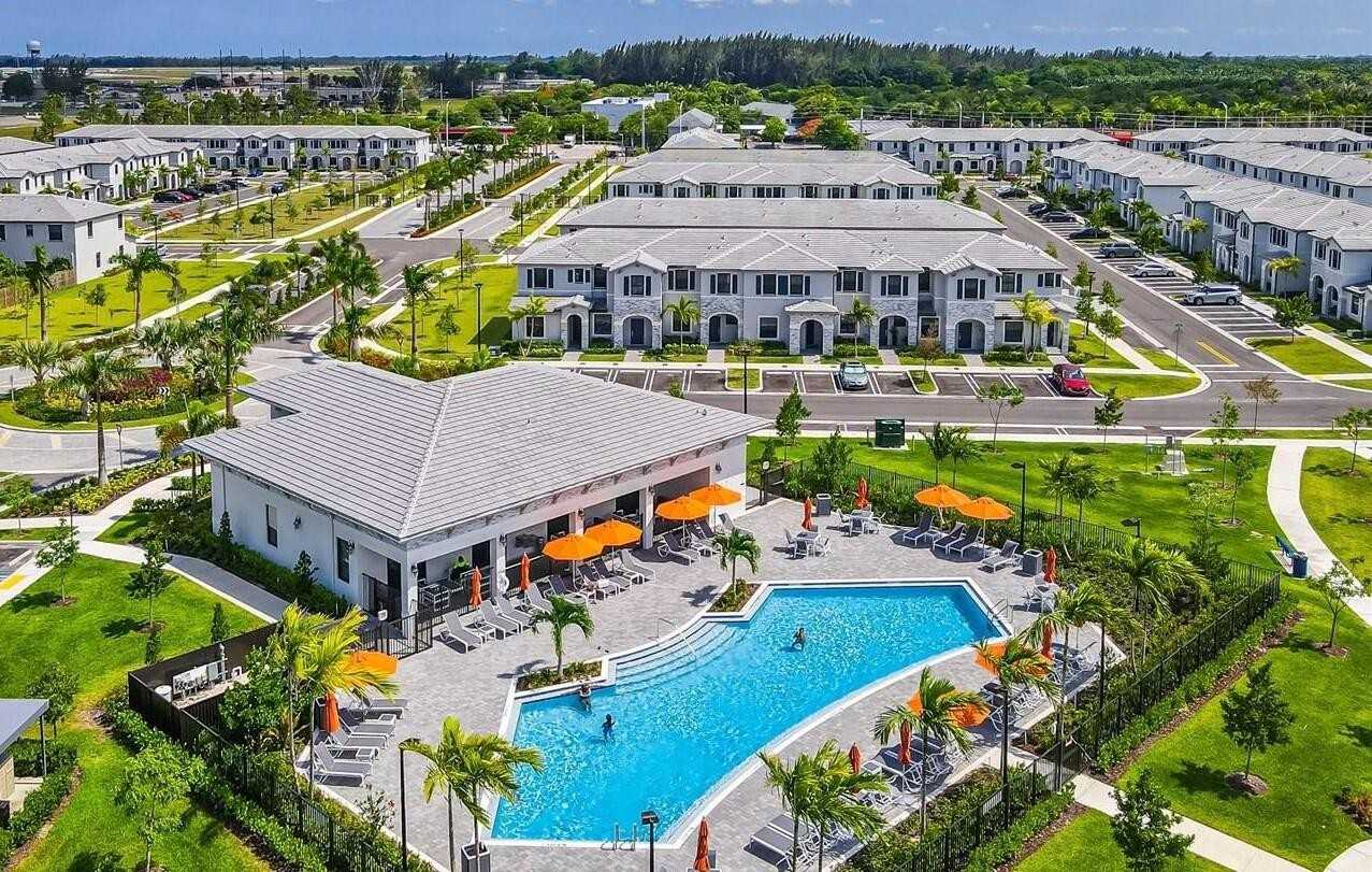 13304 SW 286th Ter - Photo 2 of 8