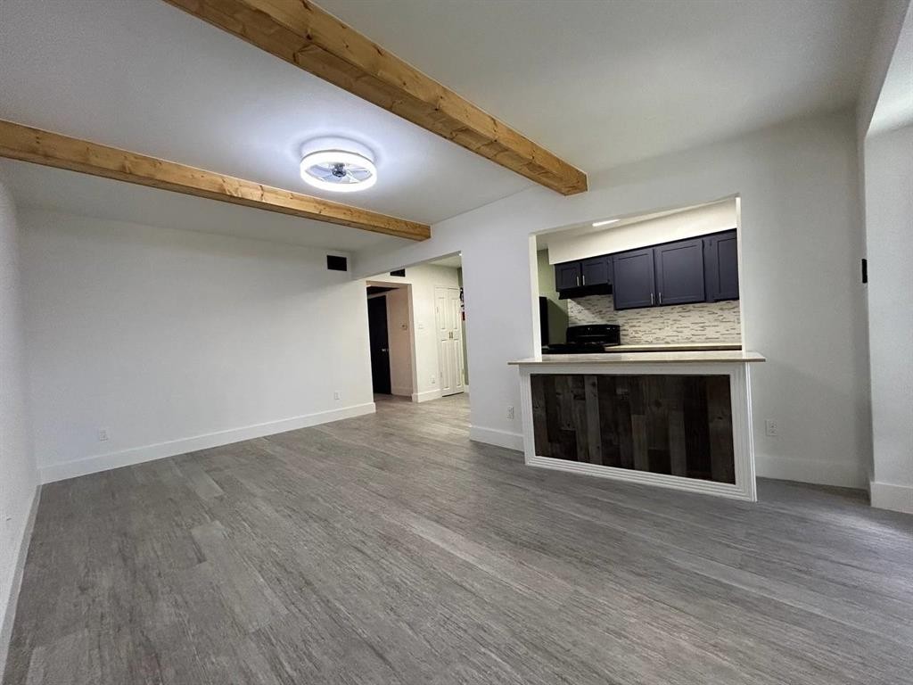 1010 S Wayside Dr #101 - Photo 3 of 8