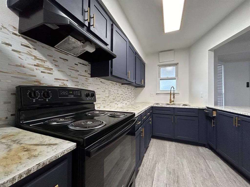 1010 S Wayside Dr #101 - Photo 4 of 8