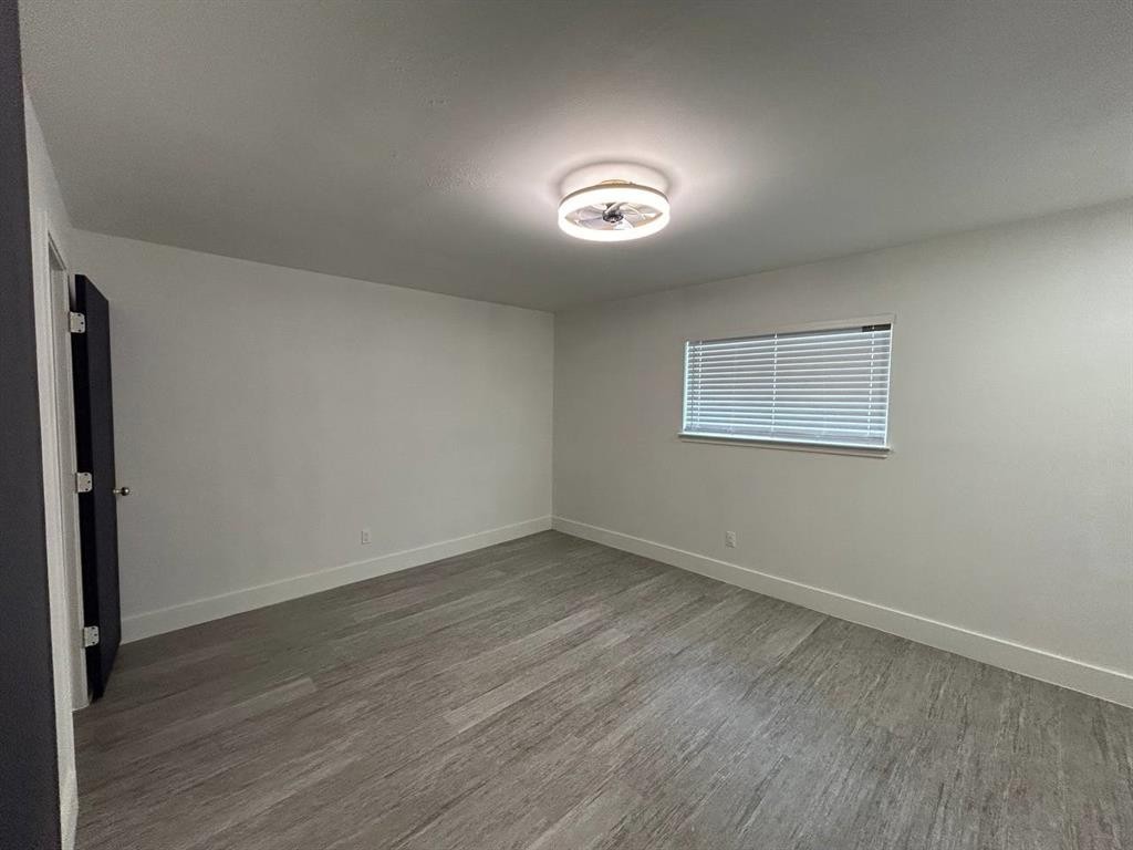 1010 S Wayside Dr #101 - Photo 5 of 8