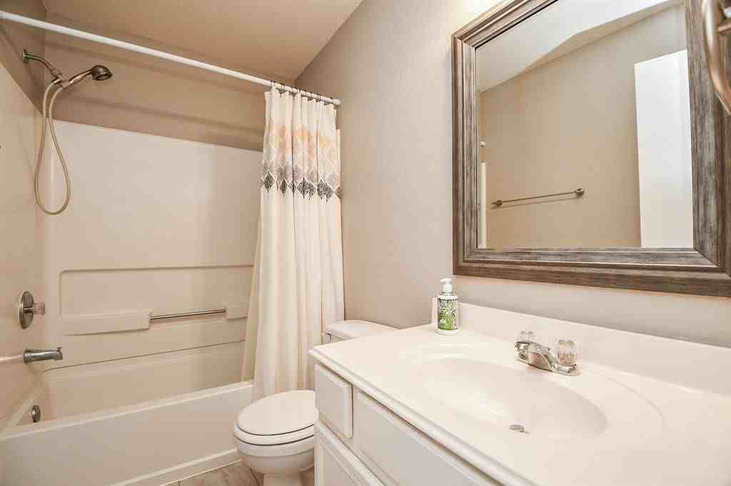 10731 Cobblecreek Way - Photo 4 of 7