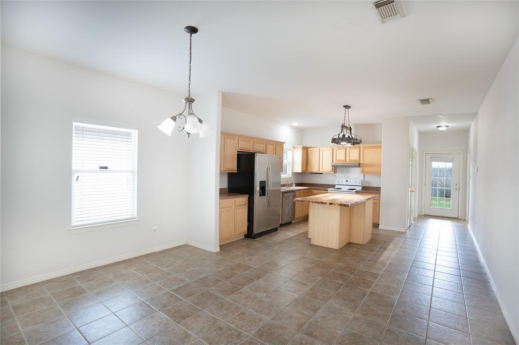 10215 Berry Hill Ln - Photo 3 of 7