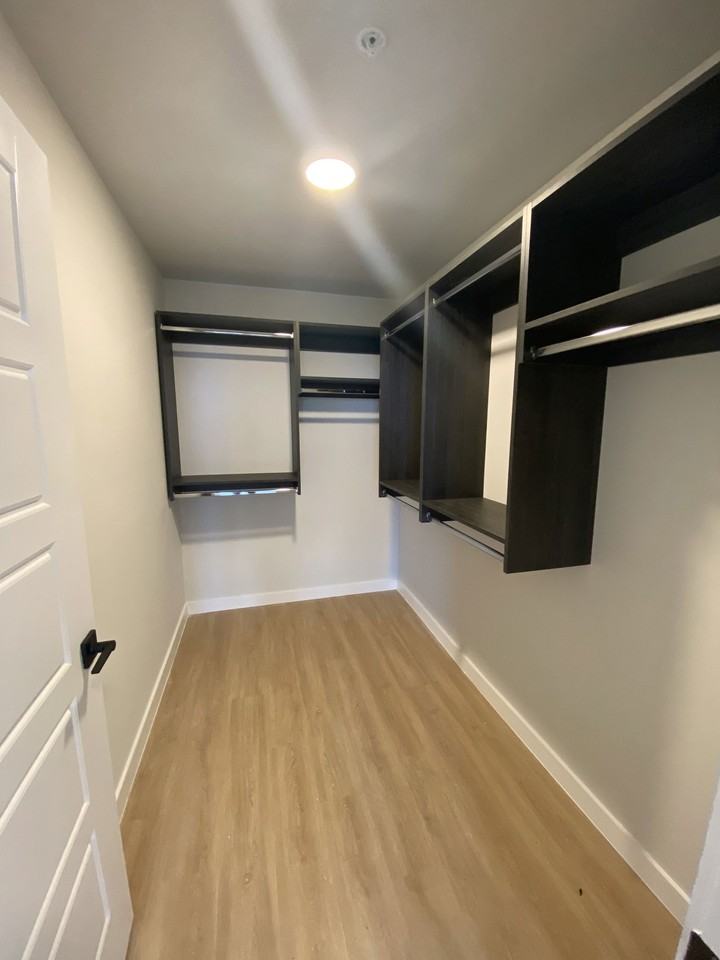 11295 Biscayne Blvd - Photo 4 of 8