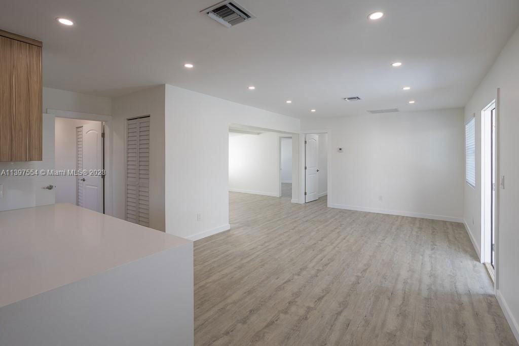 Hope St - Photo 4 of 8