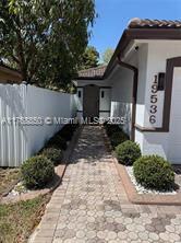 19536 Nw 79th Ct - Photo 3 of 8