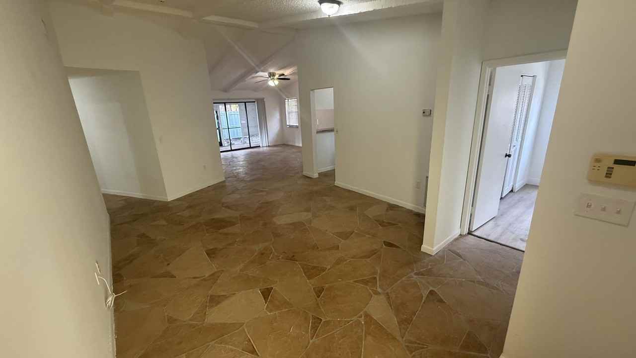 10583 La Placida Dr - Photo 2 of 8