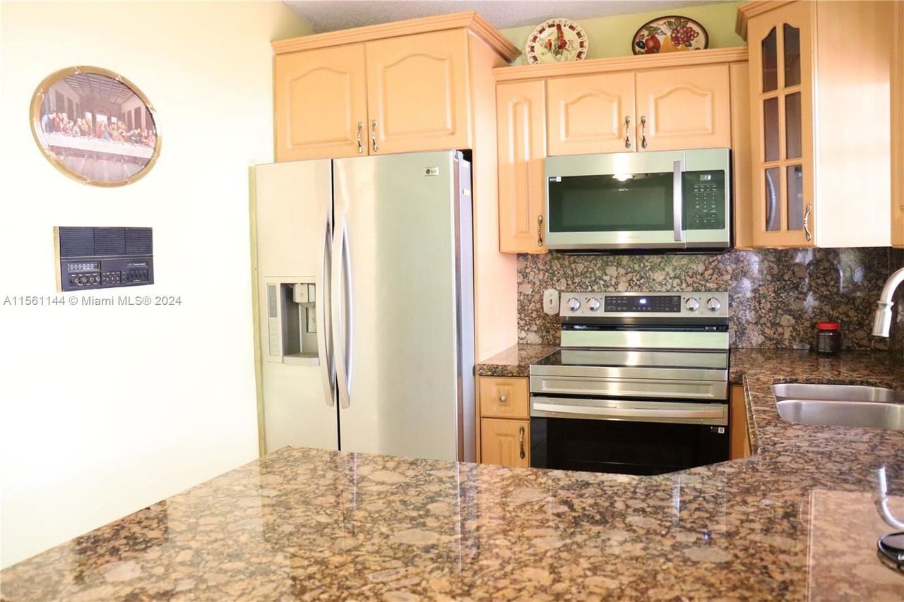 2605 W 71st Pl - Photo 4 of 8